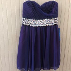 Sequin Hearts homecoming dress. Size 11 new with tags